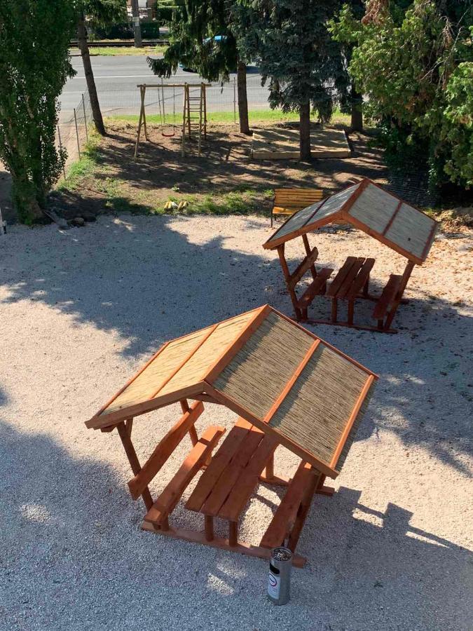 Kinizsi Udvar Apartmanhaz Balatonboglár エクステリア 写真