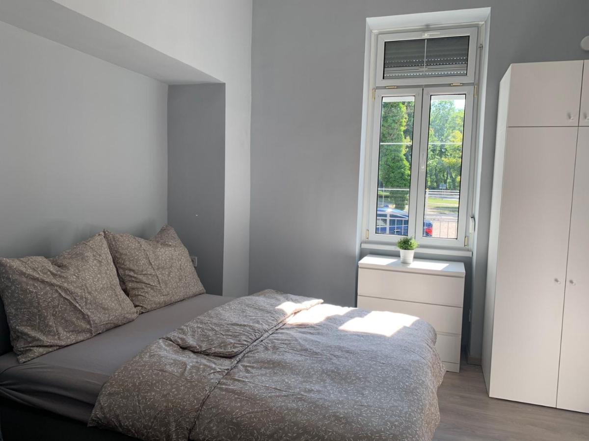 Kinizsi Udvar Apartmanhaz Balatonboglár エクステリア 写真