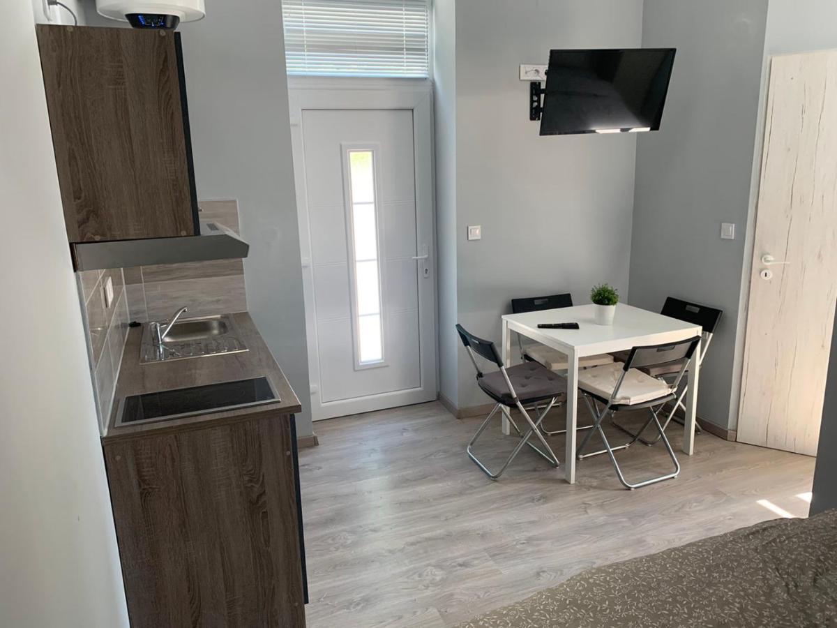 Kinizsi Udvar Apartmanhaz Balatonboglár エクステリア 写真