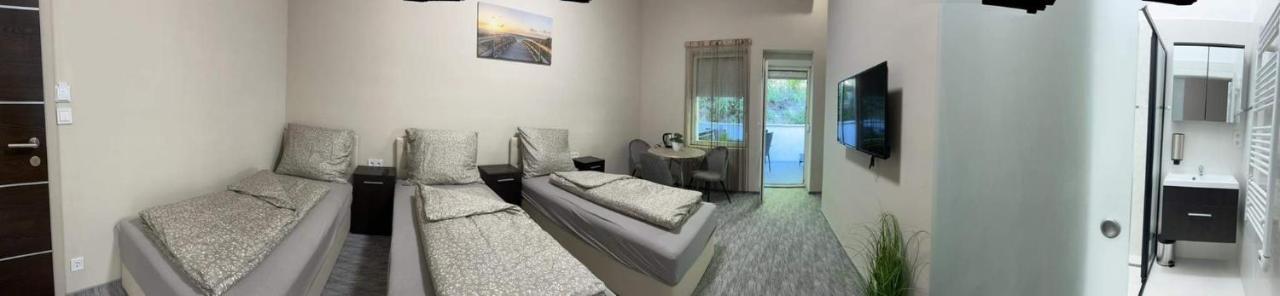 Kinizsi Udvar Apartmanhaz Balatonboglár エクステリア 写真