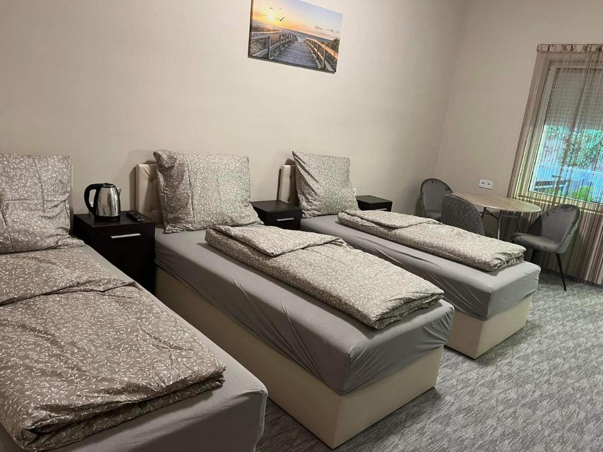 Kinizsi Udvar Apartmanhaz Balatonboglár エクステリア 写真