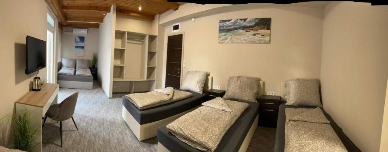 Kinizsi Udvar Apartmanhaz Balatonboglár エクステリア 写真