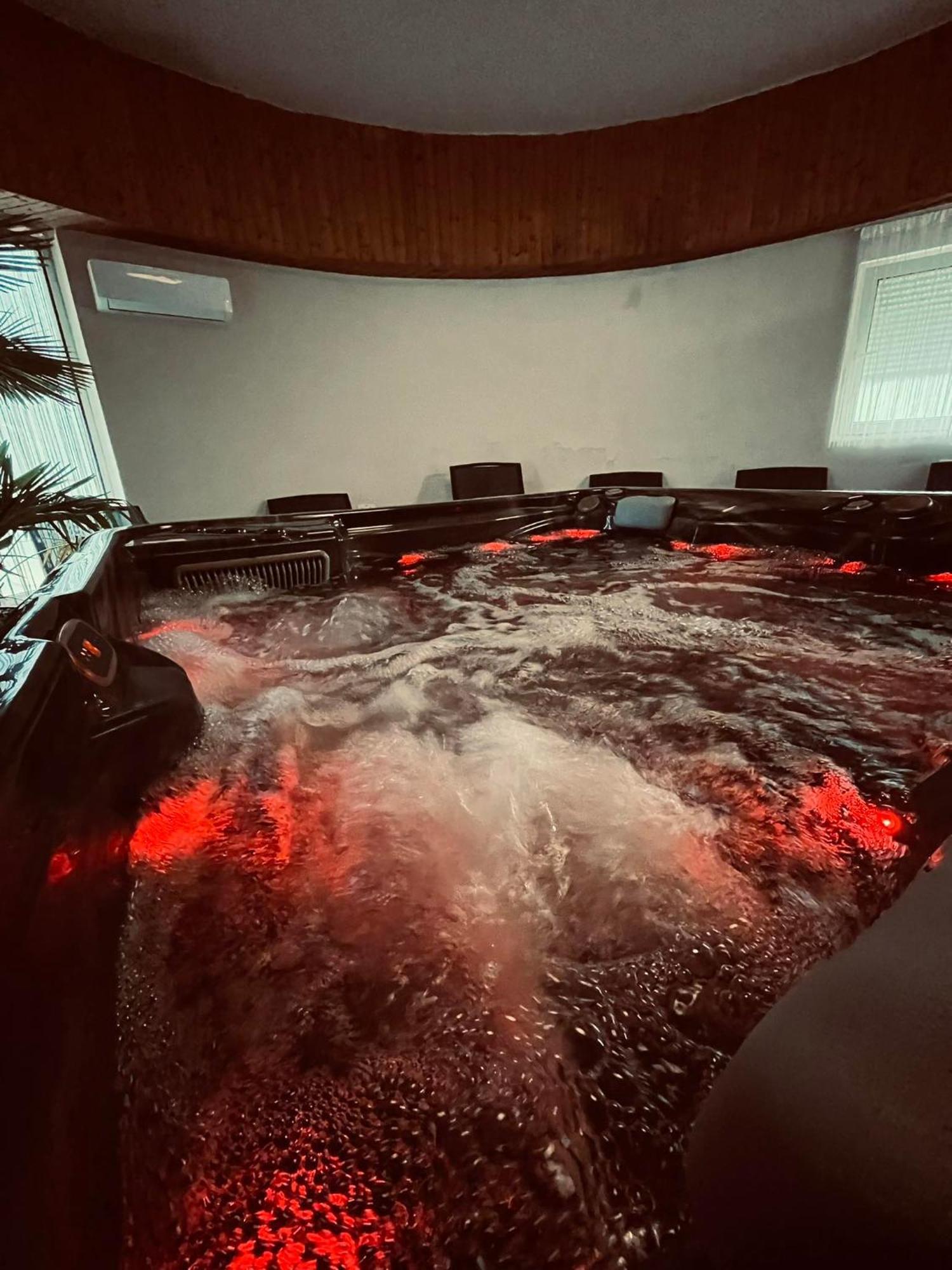 Kinizsi Udvar Apartmanhaz Balatonboglár エクステリア 写真