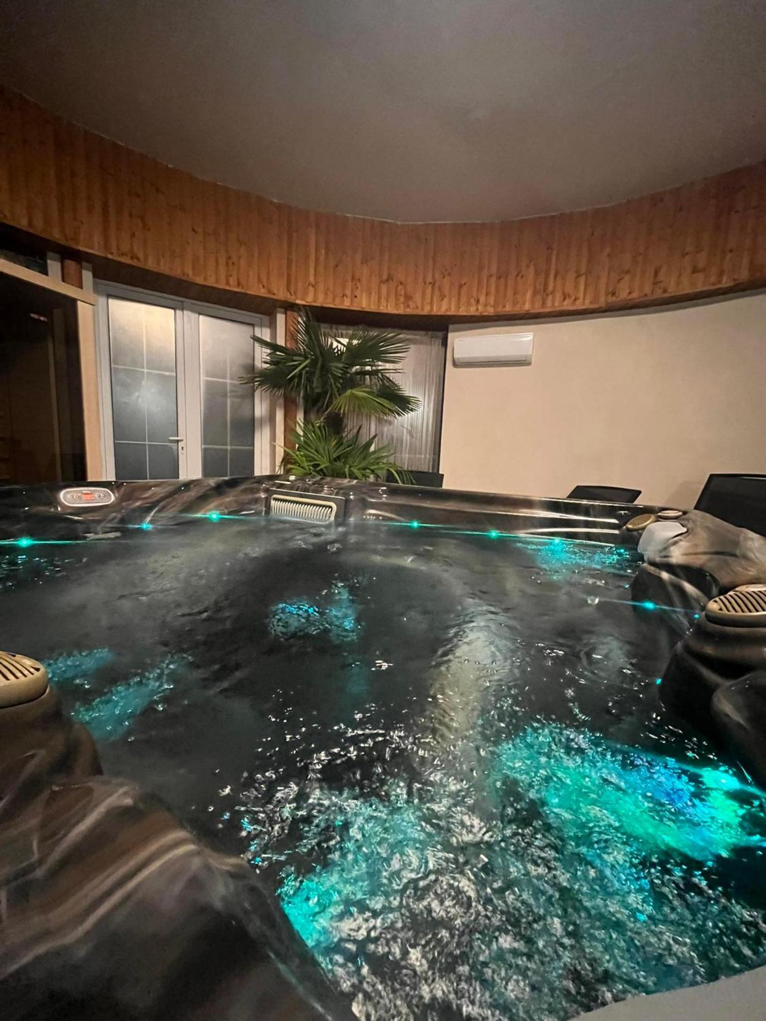 Kinizsi Udvar Apartmanhaz Balatonboglár エクステリア 写真